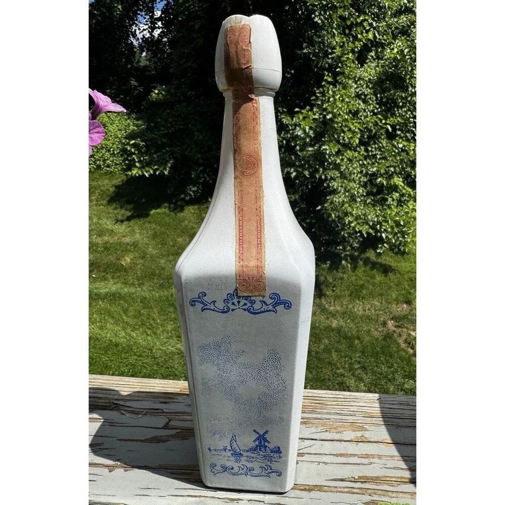 Vintage Vandermint Minted Chocolate Liqueur Bottle Delft Blue Windmill 13